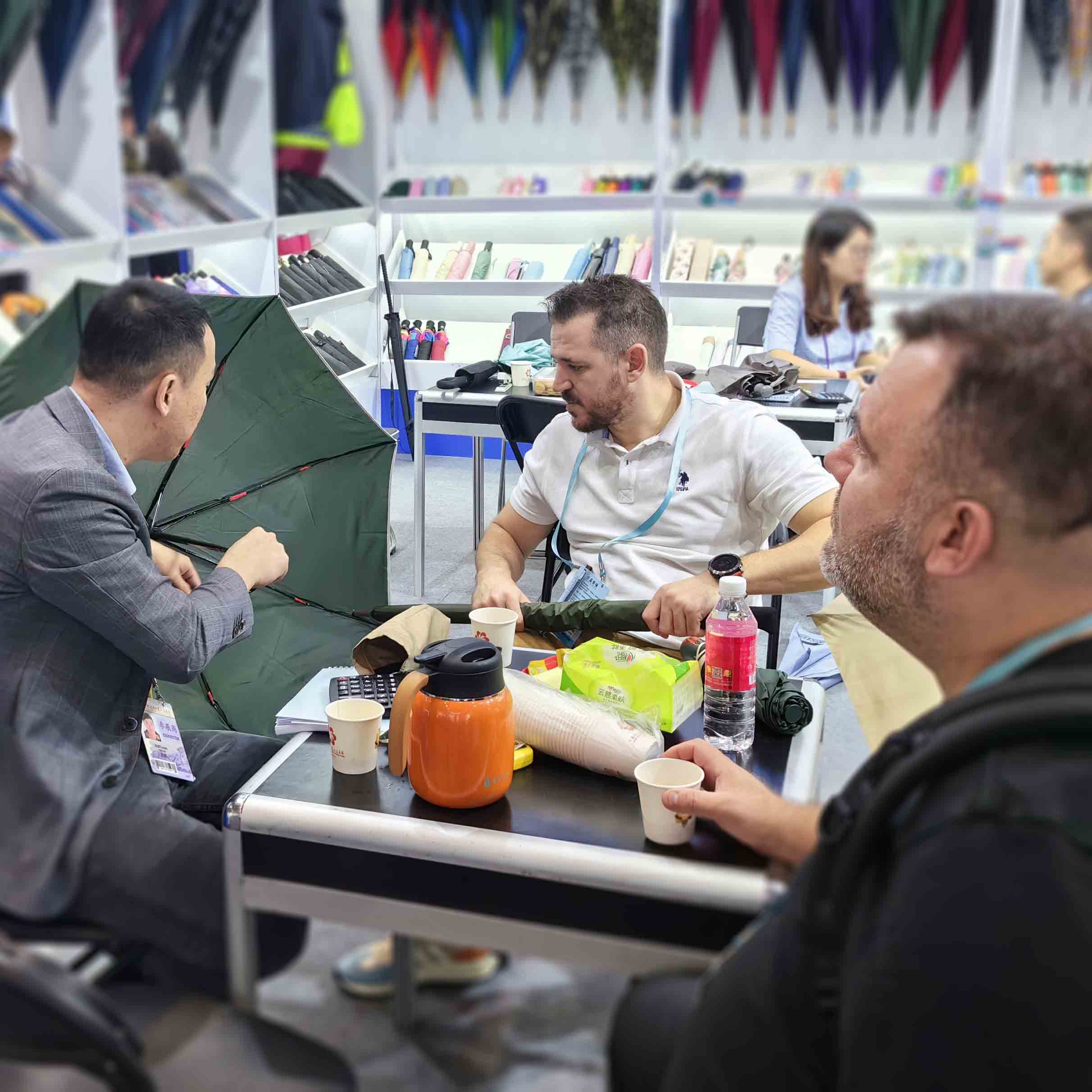 優(yōu)安納傘業(yè)：品牌出海展實(shí)力，多元拓展贏未來(lái)